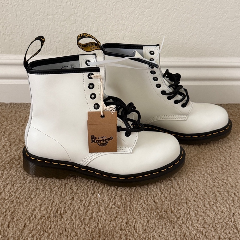 Dr. Martens 1460 Women’s Patent Leather Boots White – Size 8 NWT